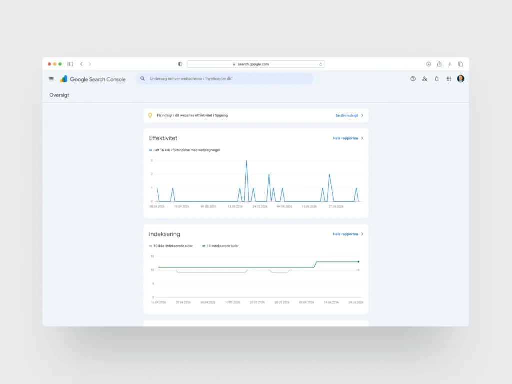 Screenshot fra Google Search Console, der viser få klik og eksponeringer de seneste 3 måneder.